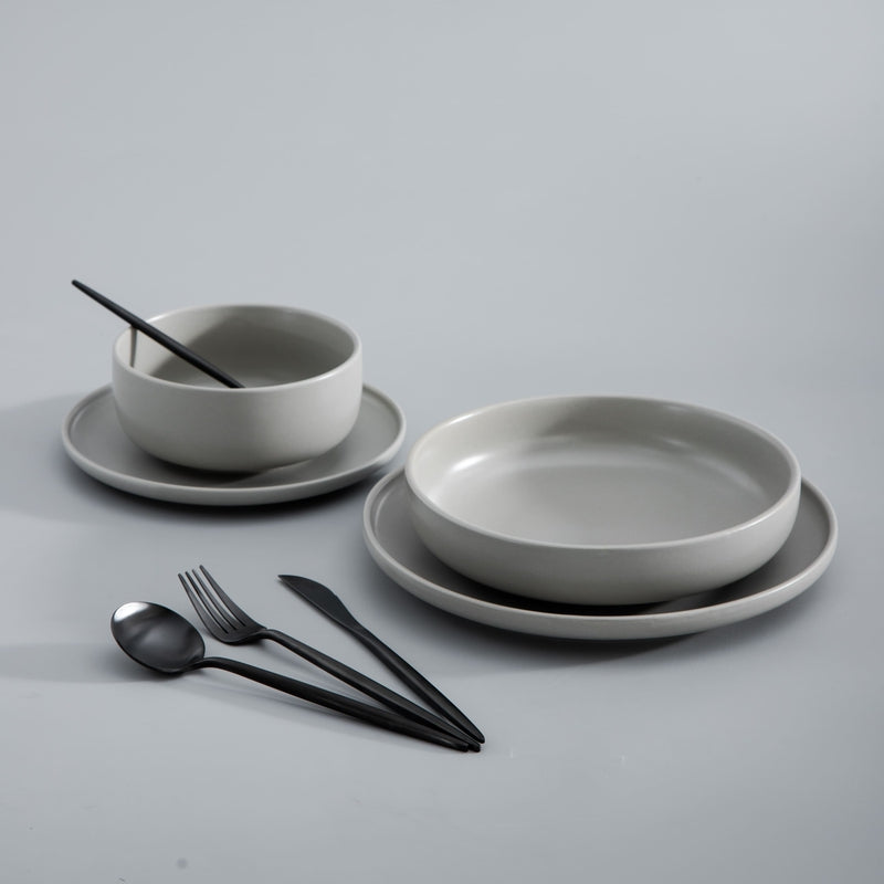 Gold Stainless Steel Cutlery Set with Forks, Knives, and Spoons for Dining Table Use