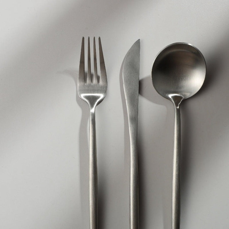 Gold Stainless Steel Cutlery Set with Forks, Knives, and Spoons for Dining Table Use